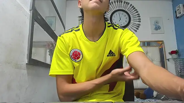 Snapshot of heiker_ chatting on March 13, 2:16 am heiker online show from March 13, 2:16 am