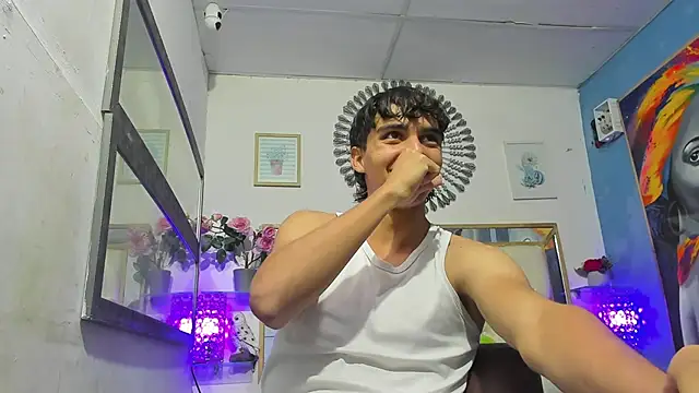 Snapshot of heiker_ chatting on March 19, 2:16 am heiker online show from March 19, 2:16 am