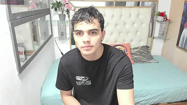 Snapshot of heiker_ chatting on September 15, 10:37 am heiker online show from September 15, 10:37 am