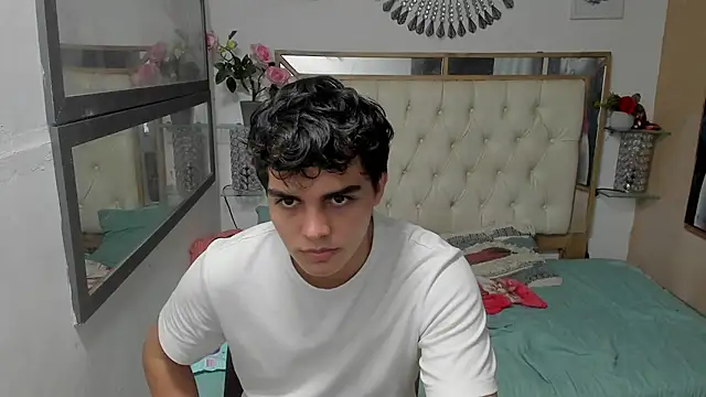 Snapshot of heiker_ chatting on October 21, 4:46 am heiker online show from October 21, 4:46 am