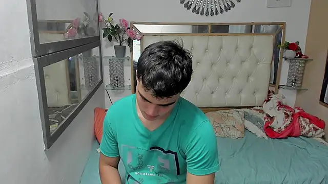 Snapshot of heiker_ chatting on October 29, 2:47 am heiker online show from October 29, 2:47 am