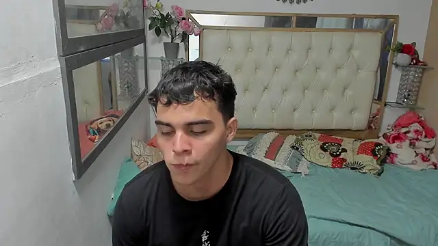 Snapshot of heiker_ chatting on November 7, 3:06 am heiker online show from November 7, 3:06 am