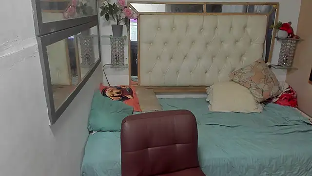 Snapshot of heiker_ chatting on November 10, 2:54 am heiker online show from November 10, 2:54 am