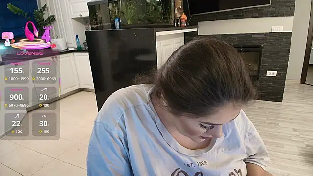 Layla- online show from November 6, 11:33 am