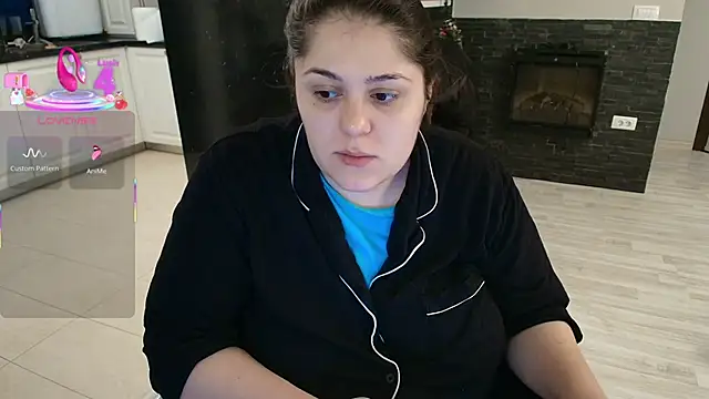 Layla- online show from January 15, 1:59 pm