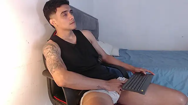adam levis17 online show from May 30, 6:21 am