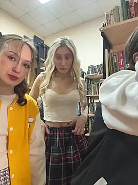 Snapshot of melicious_ chatting on January 14, 6:19 am melicious online show from January 14, 6:19 am