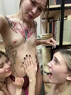 Snapshot of melicious_ chatting on March 8, 7:39 pm melicious online show from March 8, 7:39 pm