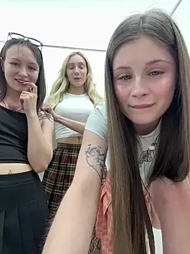 Snapshot of melicious_ chatting on April 4, 6:44 am melicious online show from April 4, 6:44 am