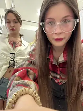 Snapshot of melicious_ chatting on April 5, 6:21 am melicious online show from April 5, 6:21 am