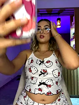 Snapshot of allison_wen chatting on November 4, 1:27 am allison wen online show from November 4, 1:27 am