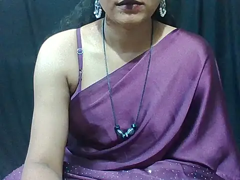 Snapshot of sugandha_bhabhi chatting on November 10, 5:23 pm sugandha bhabhi online show from November 10, 5:23 pm