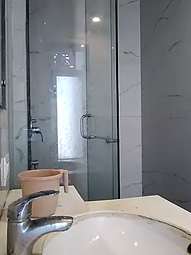 Snapshot of freakydesi chatting on December 15, 5:12 am freakydesi online show from December 15, 5:12 am