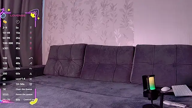 Li1 Kitty online show from October 30, 11:11 am