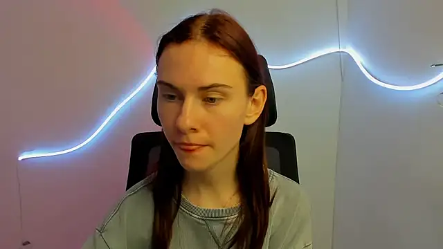 Fiona Night online show from March 20, 1:24 am