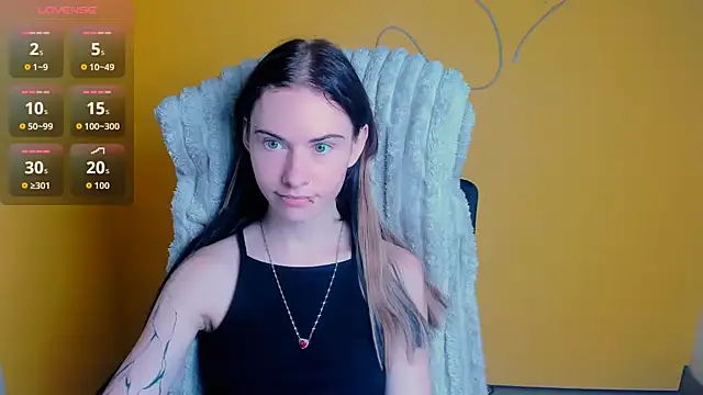 Snapshot of Fiona_Night chatting on June 22, 11:18 am Fiona Night online show from June 22, 11:18 am