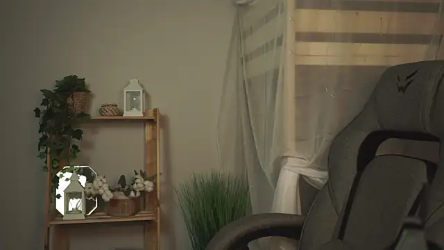 OliviaMcClean online show from November 19, 2:44 am