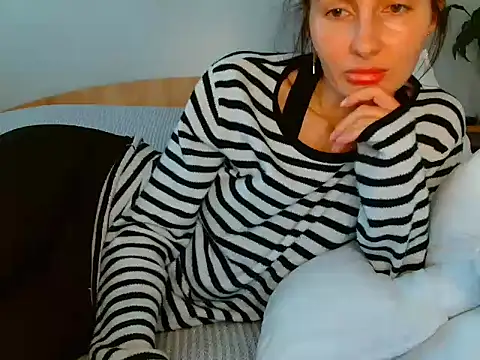Irina9793 online show from May 1, 9:03 am
