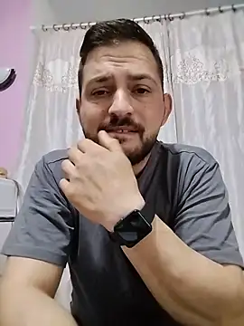 Snapshot of iurinicola chatting on May 22, 3:28 pm iurinicola online show from May 22, 3:28 pm