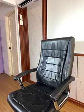 Snapshot of PinkyMoon chatting on October 4, 5:16 am PinkyMoon online show from October 4, 5:16 am