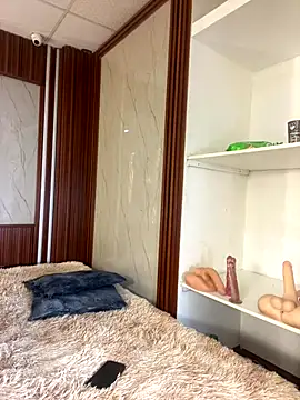 PinkyMoon online show from December 22, 5:37 am