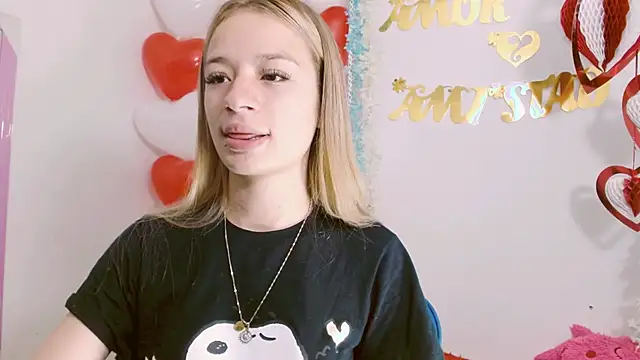 Snapshot of hannah_026 chatting on September 12, 11:21 am hannah 026 online show from September 12, 11:21 am