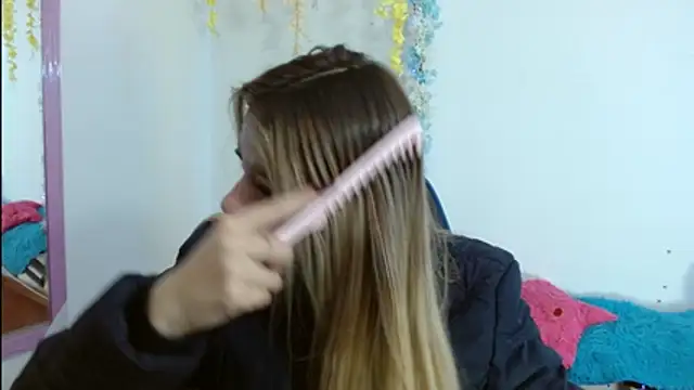 Snapshot of hannah_026 chatting on November 6, 10:27 am hannah 026 online show from November 6, 10:27 am