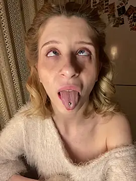 Snapshot of amorearte_m chatting on February 9, 3:10 am amorearte m online show from February 9, 3:10 am