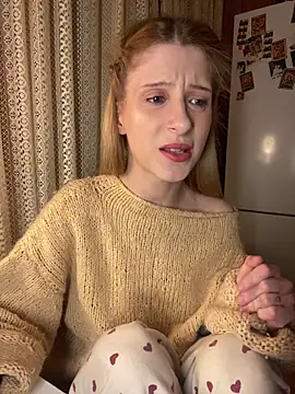 Snapshot of amorearte_m chatting on February 14, 3:25 am amorearte m online show from February 14, 3:25 am