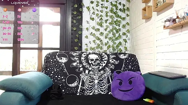 Snapshot of LiraSonnett chatting on September 15, 9:04 pm LiraSonnett online show from September 15, 9:04 pm