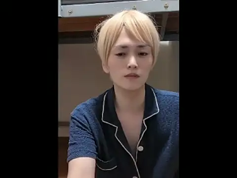 Snapshot of mgnhiroyuki chatting on May 30, 1:57 am mgnhiroyuki online show from May 30, 1:57 am