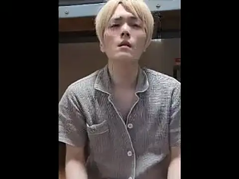Snapshot of mgnhiroyuki chatting on May 31, 5:59 am mgnhiroyuki online show from May 31, 5:59 am