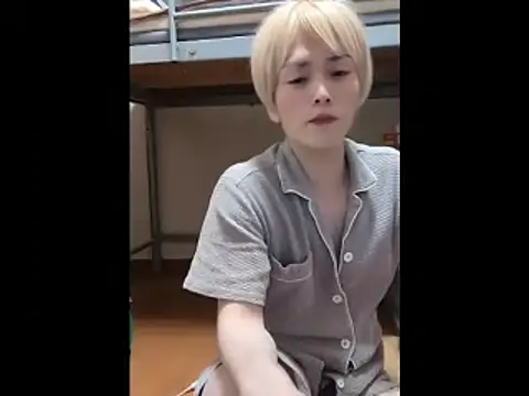 Snapshot of mgnhiroyuki chatting on June 6, 2:11 pm mgnhiroyuki online show from June 6, 2:11 pm