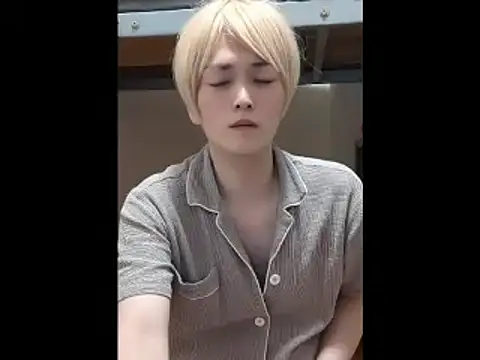 Snapshot of mgnhiroyuki chatting on June 9, 2:45 am mgnhiroyuki online show from June 9, 2:45 am
