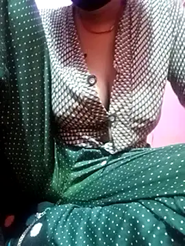 Snapshot of Beautiful_Puja chatting on March 22, 12:17 am Beautiful Puja online show from March 22, 12:17 am