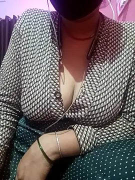 Snapshot of Beautiful_Puja chatting on March 22, 4:47 pm Beautiful Puja online show from March 22, 4:47 pm