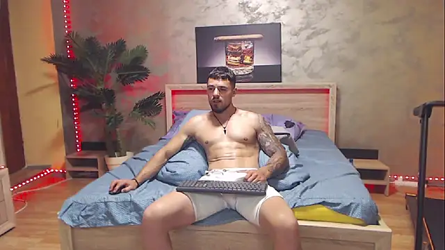 Snapshot of Tiberius_hunk chatting on June 25, 5:12 am Tiberius hunk online show from June 25, 5:12 am