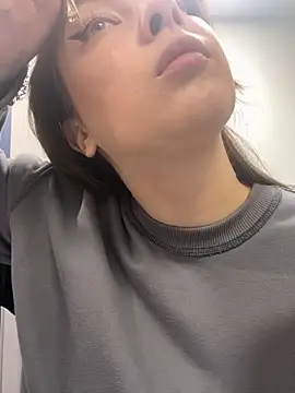 Snapshot of HannaJohnson chatting on November 3, 6:03 am HannaJohnson online show from November 3, 6:03 am