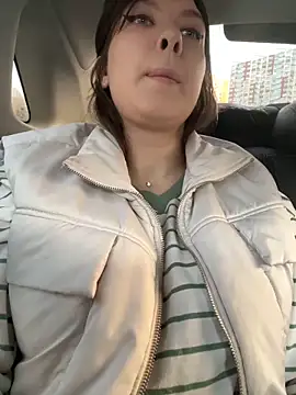 Snapshot of HannaJohnson chatting on November 17, 5:46 am HannaJohnson online show from November 17, 5:46 am