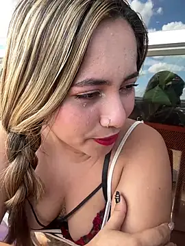 lunaxxx 69 online show from May 2, 8:47 pm