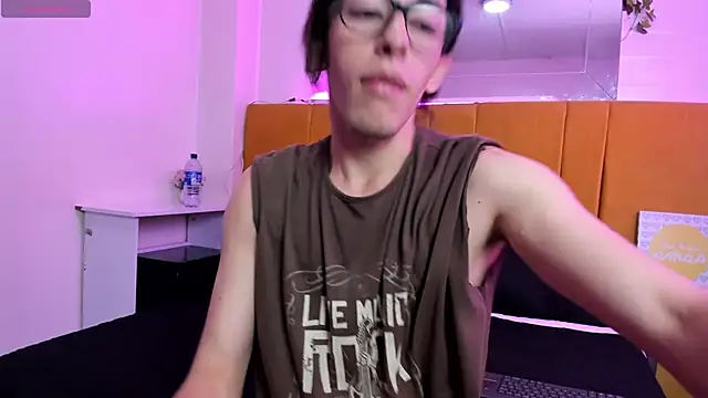 Snapshot of Andrew_Wolff chatting on March 8, 4:45 am Andrew Wolff online show from March 8, 4:45 am