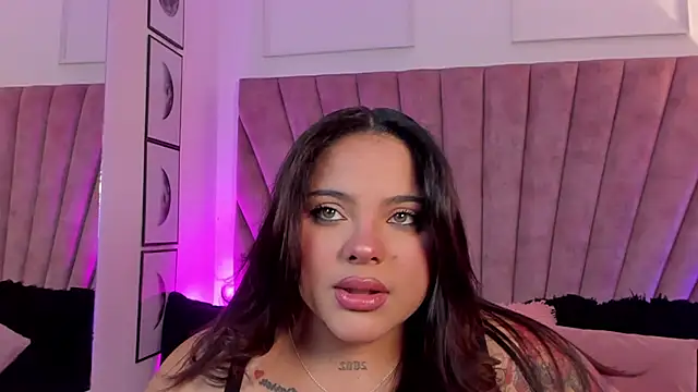 LunaSotto online show from October 15, 7:47 pm