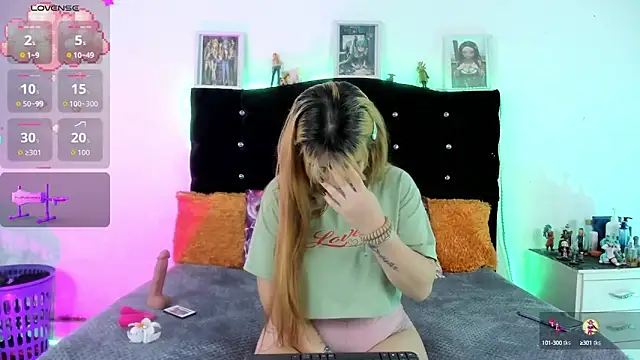 Snapshot of young_jung chatting on October 4, 2:42 am young jung online show from October 4, 2:42 am