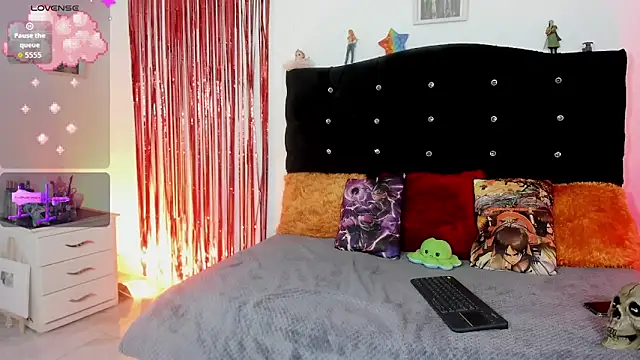 Snapshot of young_jung chatting on October 9, 1:47 am young jung online show from October 9, 1:47 am