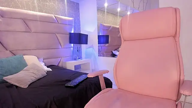 BeverlySteel online show from March 12, 5:07 pm