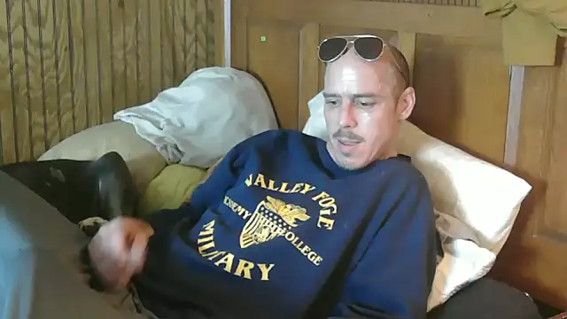 Snapshot of Mac_ThunderCock chatting on October 9, 11:47 pm Mac ThunderCock online show from October 9, 11:47 pm