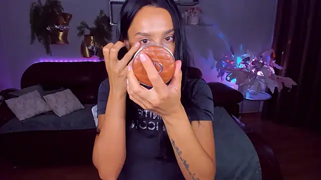 Snapshot of DanaSincere chatting on June 9, 3:51 am DanaSincere online show from June 9, 3:51 am
