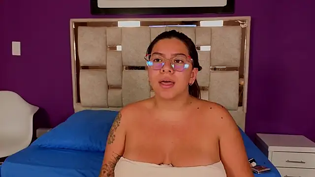emilyy cooperr online show from July 10, 12:19 pm