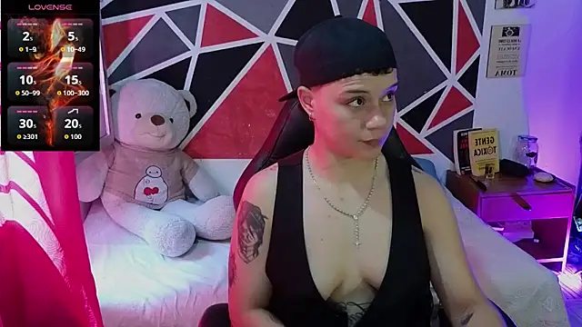 Snapshot of demimoore222 chatting on February 11, 7:30 pm demimoore222 online show from February 11, 7:30 pm