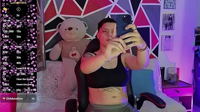 Snapshot of demimoore222 chatting on February 27, 6:30 pm demimoore222 online show from February 27, 6:30 pm